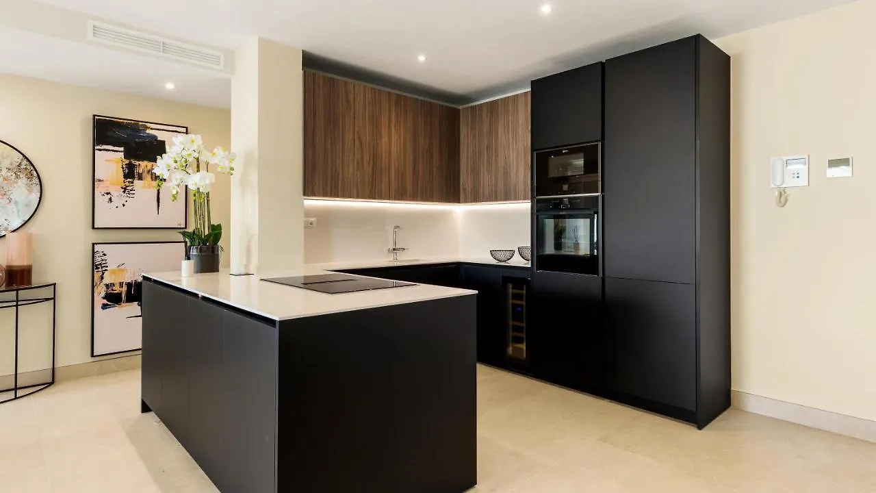 Frontline Luxury 10 Mins From Puerto Banus Rdr303 location